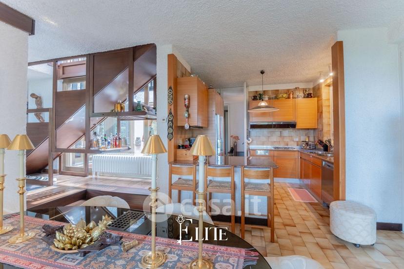Villa in Via Luigi Cadorna 1800 — foto 3 di 42