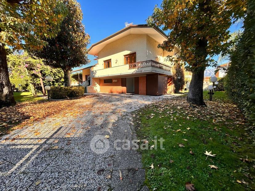 Villa in Via L. Raffaelli 63 — foto 29 di 36