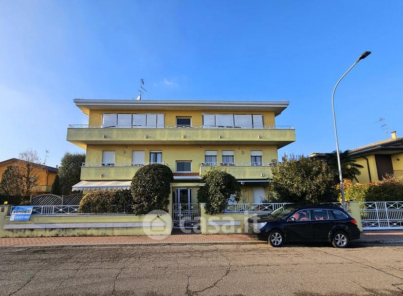Appartamento in Via Emilia — foto 2 di 12