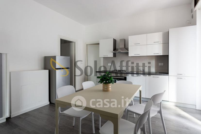 Stanza in Via Madonna delle Rose 11 — foto 10 di 22