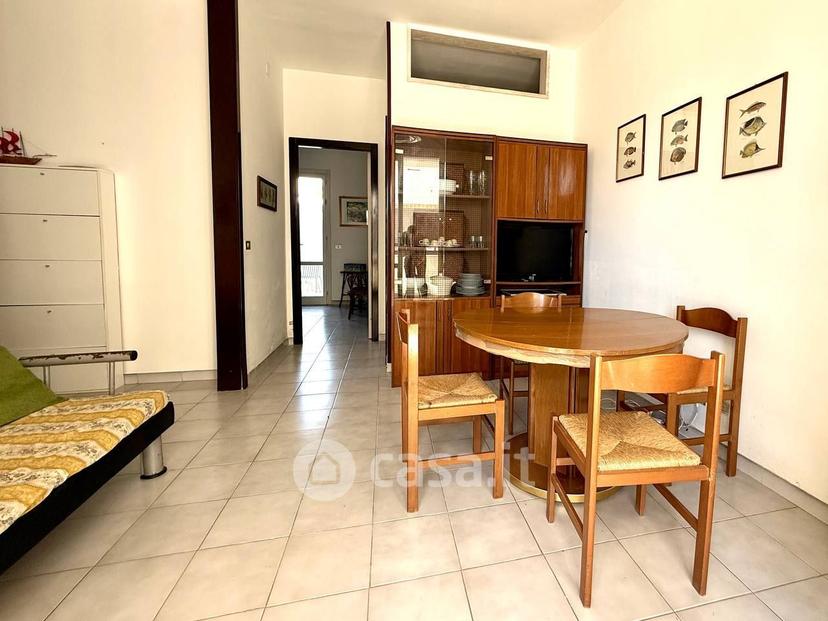 Trilocale in Via Riccione 91 — foto 10 di 34