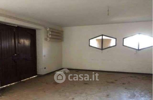 Villa in Via Enrico Millo — foto 2 di 33