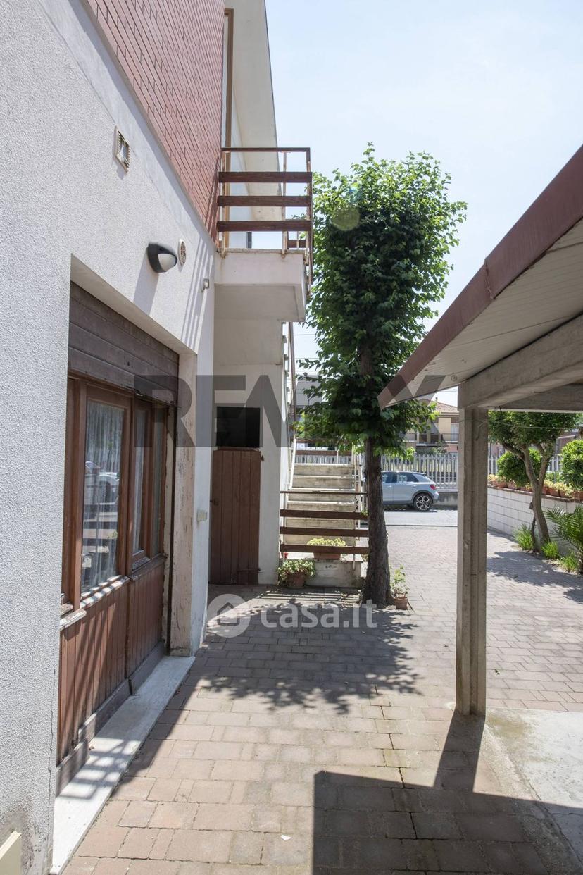 Appartamento in Via Foglia 4 — foto 7 di 41