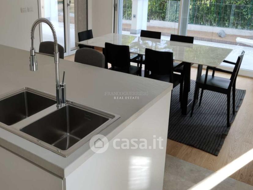 Villa in Via Alcide de Gasperi — foto 28 di 29