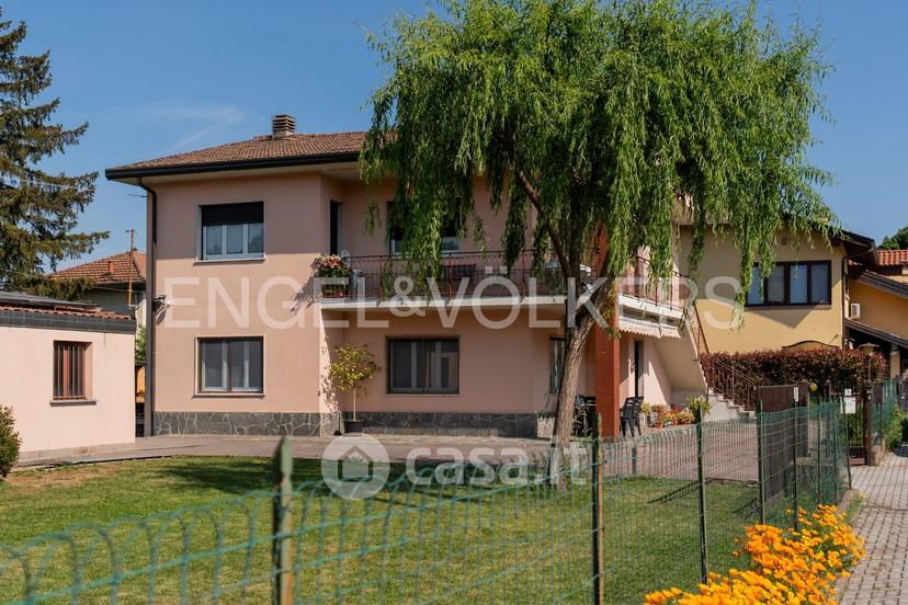 Villa in Via Mozart 7 — foto 2 di 35