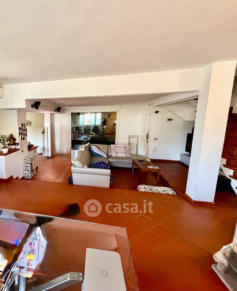 Villa in Via dei Pini 29 — foto 12 di 35