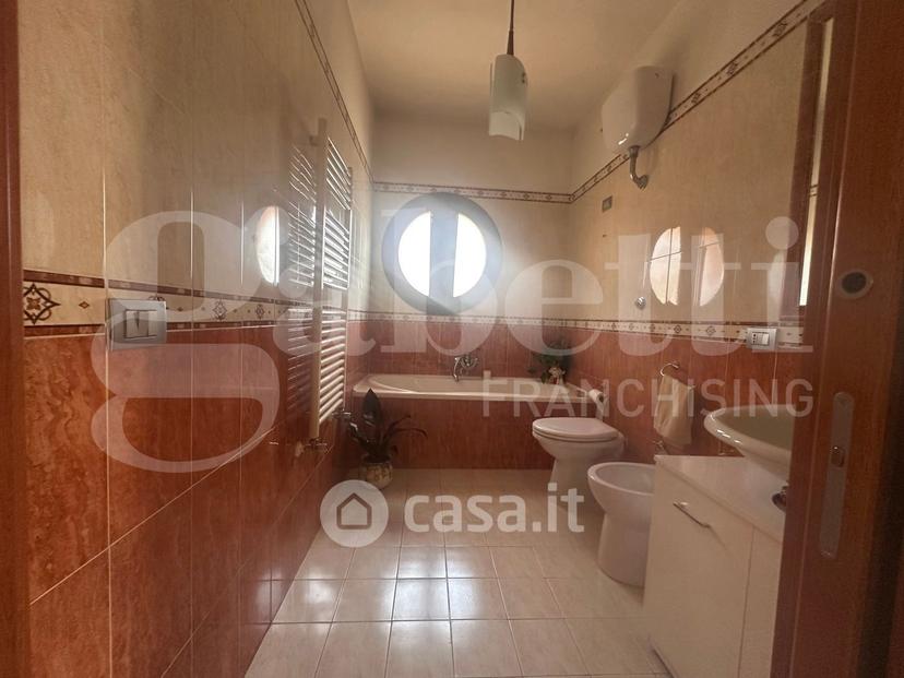 Villa in Via Benvenuto Cellini 9 — foto 7 di 30