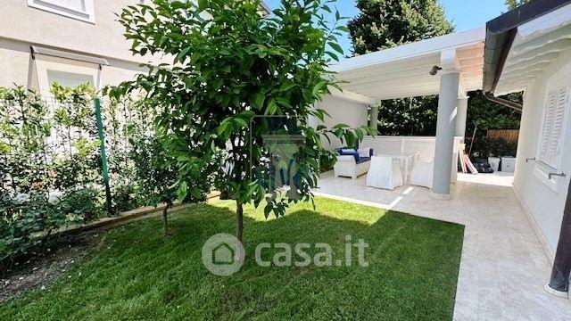 Villa in Via Leonardo da Vinci — foto 24 di 28