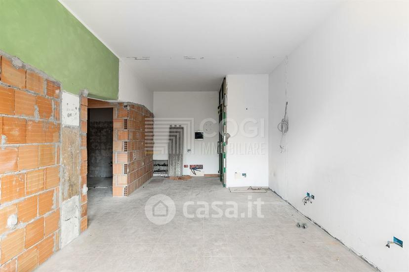 Trilocale in Via Carlo Cattaneo 2 — foto 10 di 18