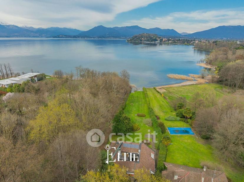 Villa in Via Luigi Cadorna 1800 — foto 32 di 42