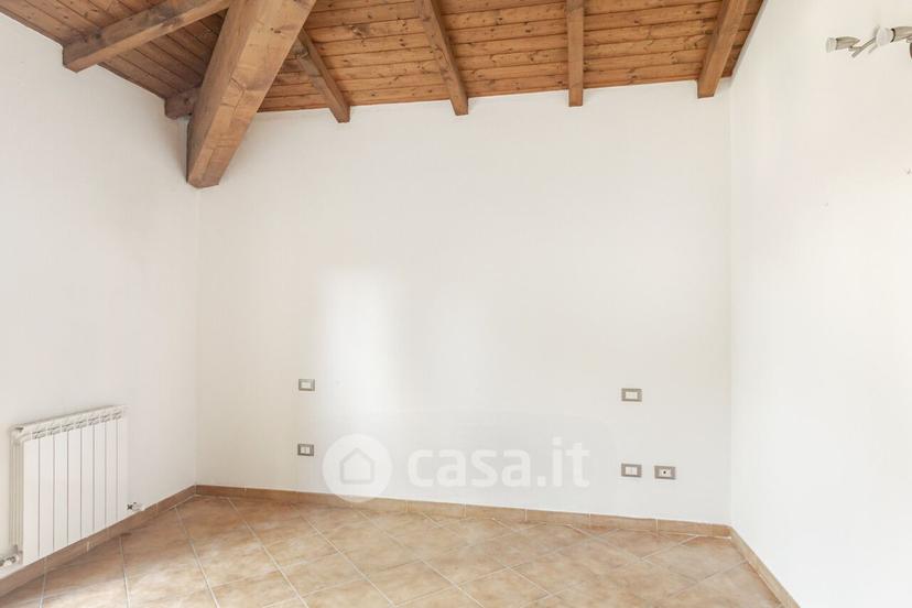 Trilocale in Via Bonvicini Adolfo 2 — foto 15 di 32