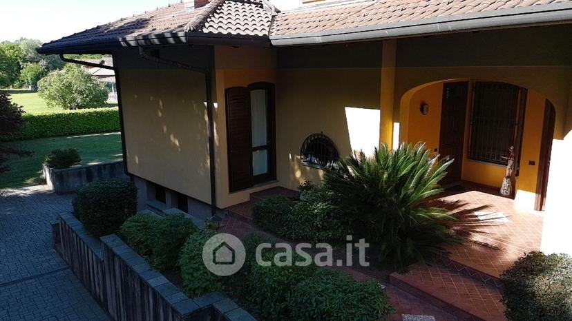 Villa in Via Fratelli Bandiera — foto 21 di 84