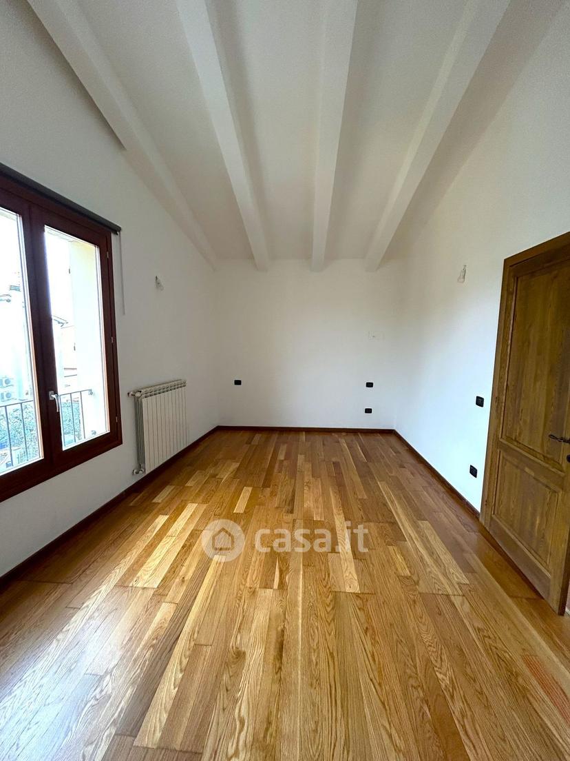 Trilocale in Via Vecchio Ponte 1 — foto 21 di 30