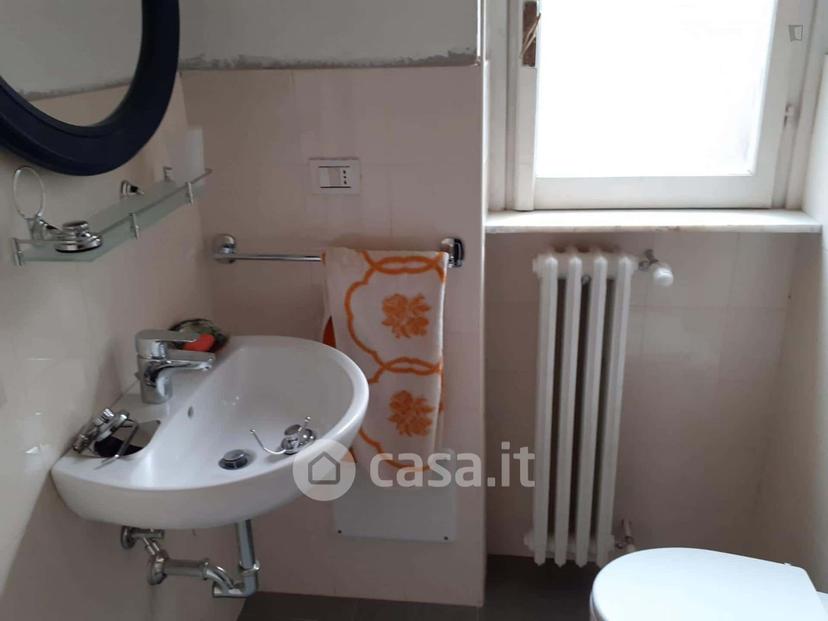 Stanza in Via Belvedere Montello — foto 5 di 6