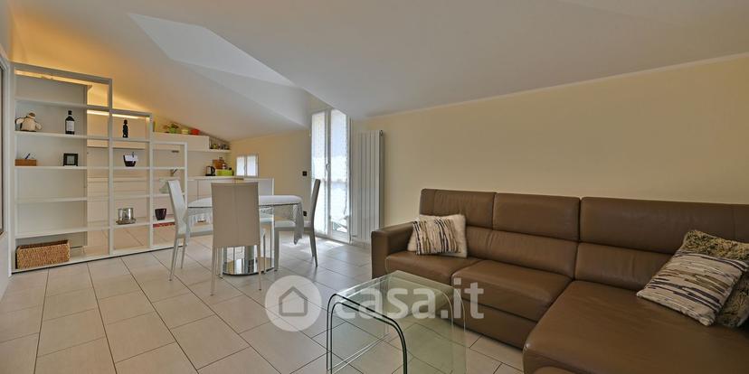Trilocale in Via Indro Montanelli — foto 12 di 31