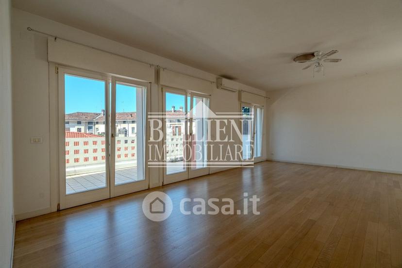 Quadrilocale in Via Alessandro Massaria — foto 10 di 28