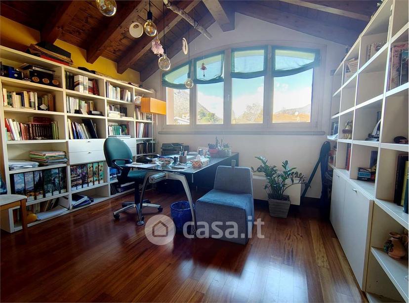 Villa in Corso Benedetto Cairoli 80 — foto 3 di 27