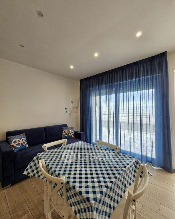 Trilocale in Lungomare Nazario Sauro 46 — foto 15 di 28