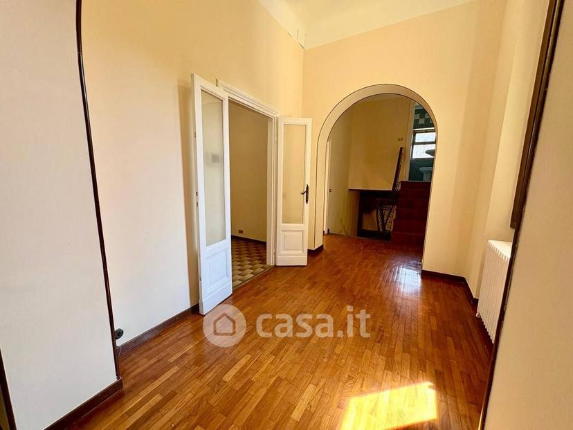 Villa in Via Vittorio Alfieri 2 — foto 5 di 78