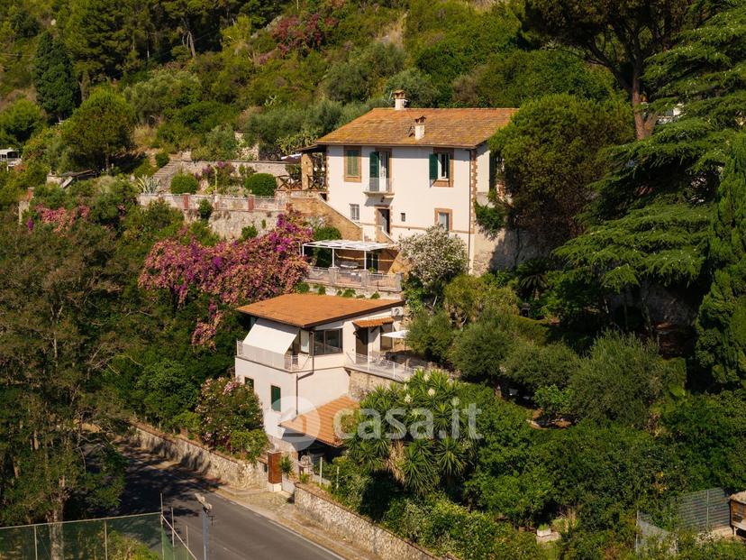 Villa in Via Appia 104 /200 — foto 95 di 136