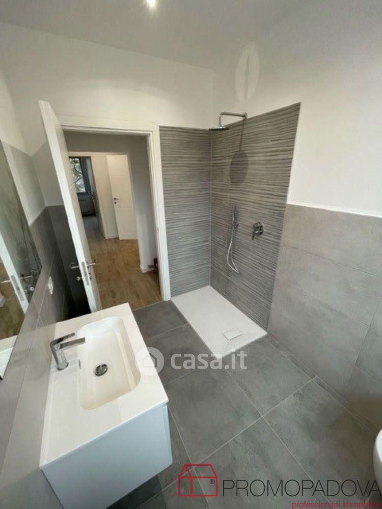 Appartamento in Via Rimini — foto 26 di 35
