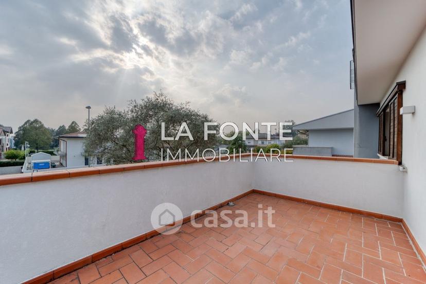 Villa in Via Lombardia — foto 14 di 29