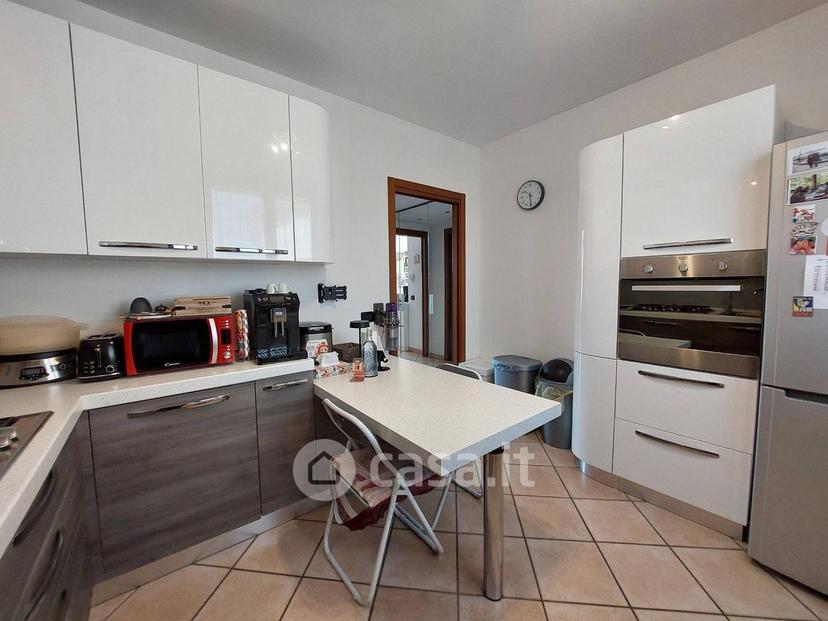 Trilocale in Via Arno 25 — foto 14 di 27