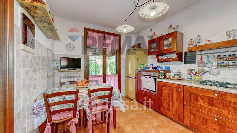 Villa in Via Fratelli Rosselli — foto 56 di 74