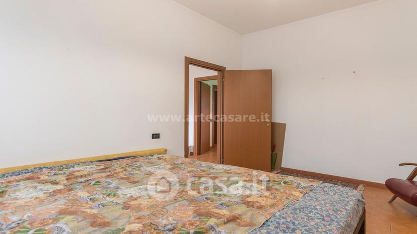 Bilocale in Via Alberone 7 — foto 2 di 11
