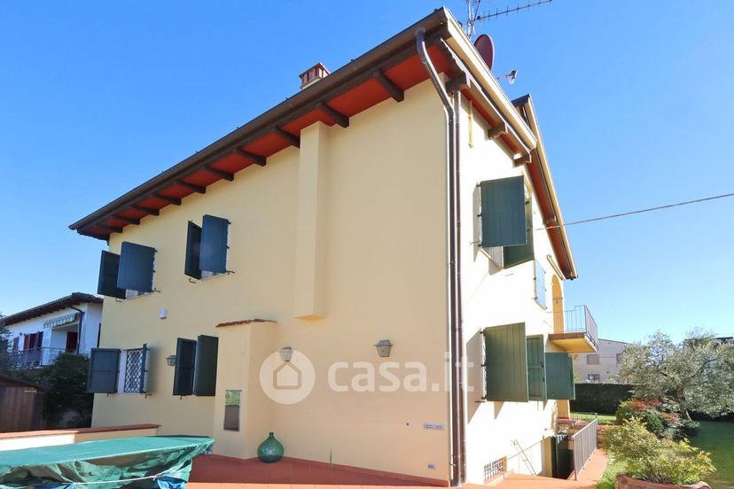 Villa in Viale Alcide de Gasperi 2 — foto 15 di 34