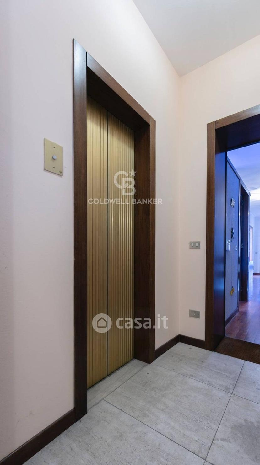 Villa in Via Martiri di Belfiore 4 — foto 21 di 39