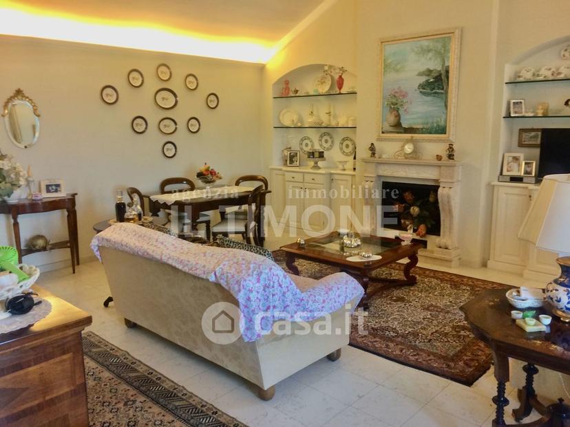 Trilocale in Via Cornice di Sant'Ambrogio — foto 17 di 31
