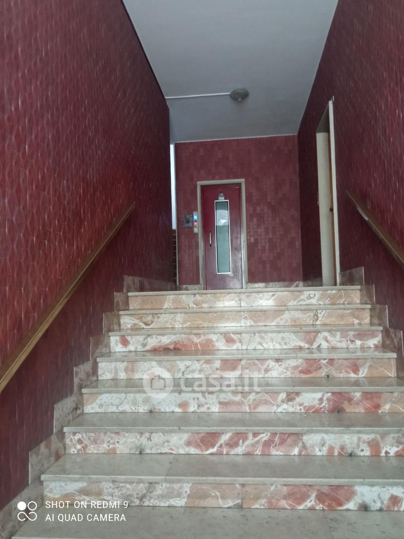 Stanza in Via Renata di Francia 40 — foto 5 di 34