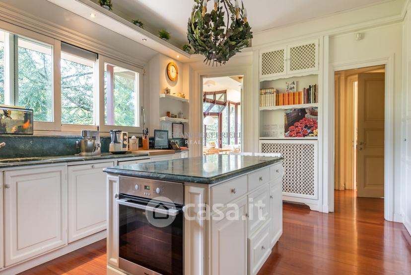 Villa in Via Alcide de Gasperi — foto 20 di 45