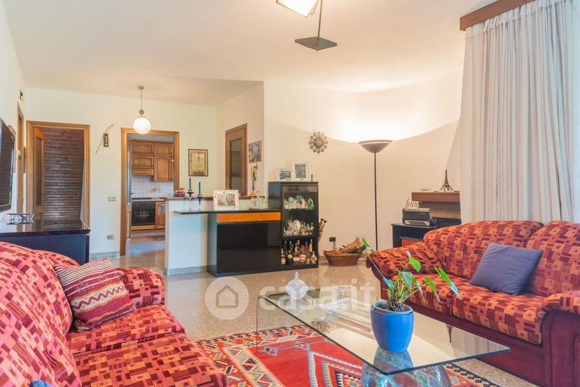 Villa in Via Gianni Rodari 69 — foto 12 di 73