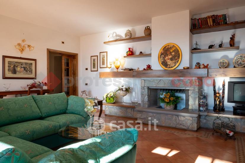 Villa in Via IV Novembre 6 -8 — foto 4 di 50