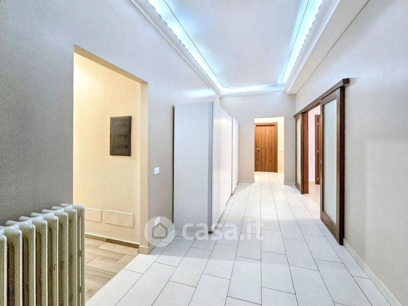 Villa in Viale Ugo Foscolo 46 — foto 26 di 70