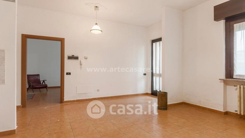 Bilocale in Via Alberone 7 — foto 4 di 11