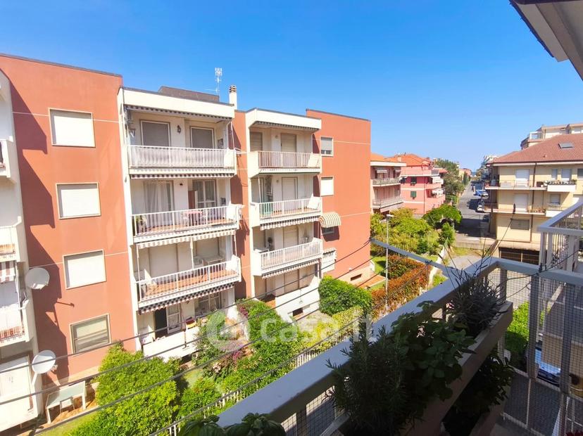 Trilocale in Via Nino Bixio 14 — foto 7 di 27