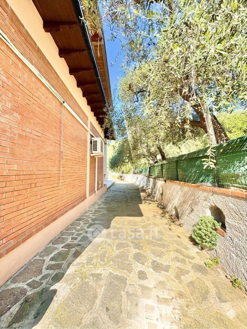Villa in Via delle Scuole — foto 24 di 73