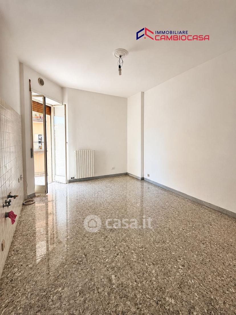 Trilocale in Via Emilia 59 — foto 13 di 16