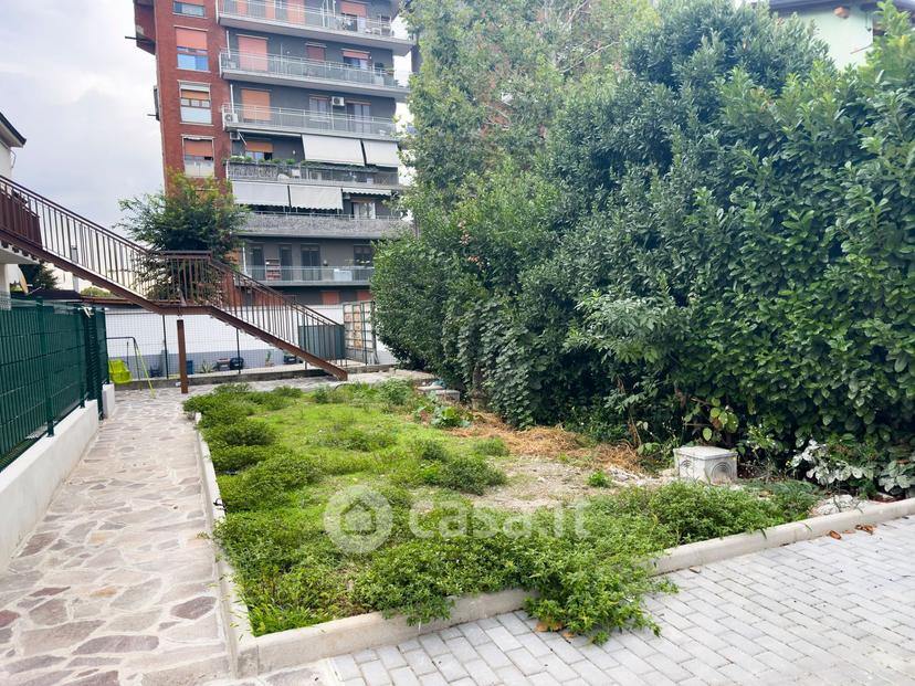 Trilocale in Via Verbano 13 — foto 13 di 14