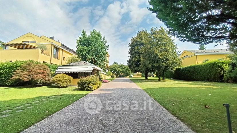 Appartamento in Via Ugo Foscolo 12 — foto 49 di 57