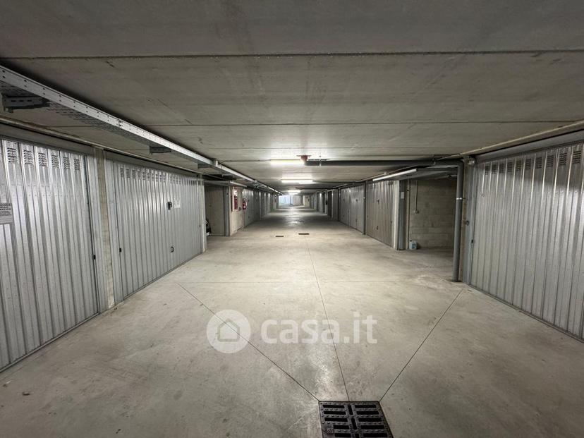 Quadrilocale in Via Antonio Fogazzaro 2 — foto 28 di 41