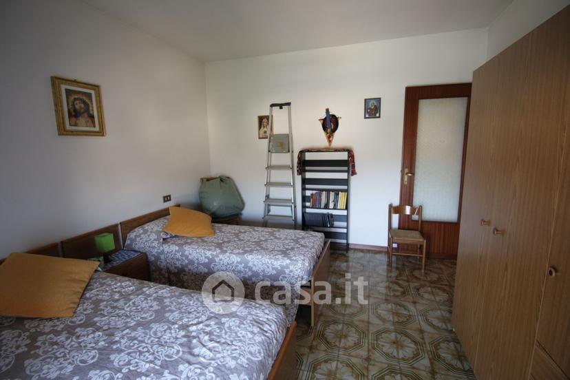 Trilocale in Traversa Moretta 39 — foto 9 di 17