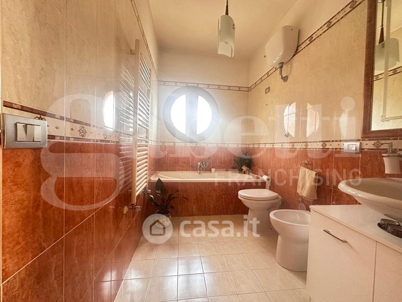 Villa in Via Benvenuto Cellini 9 — foto 20 di 30