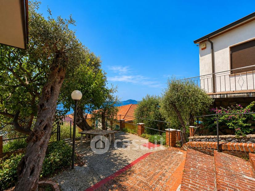 Villa in Via Giacomo Matteotti 13 — foto 14 di 45