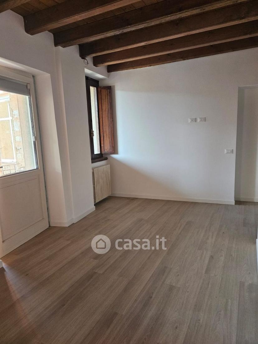 Trilocale in Via Duca d'Aosta — foto 16 di 16