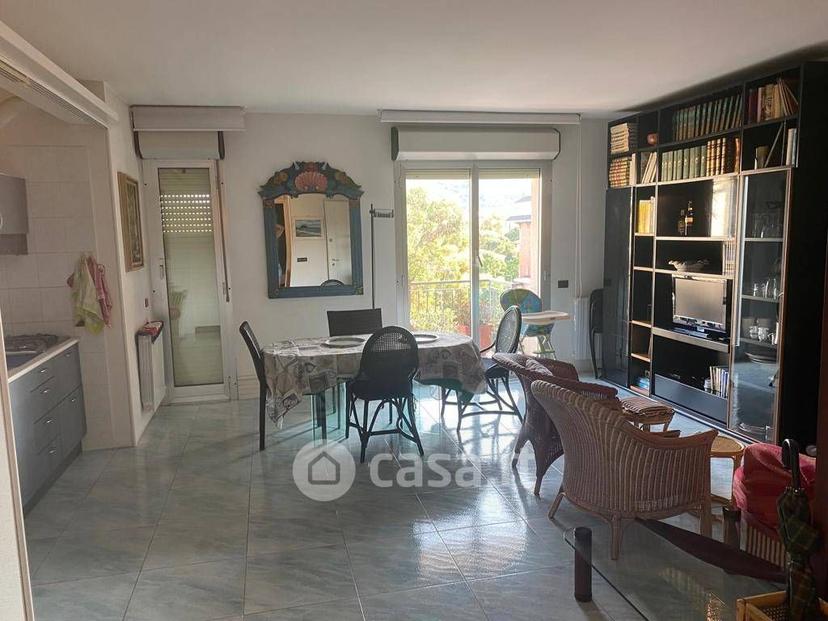 Trilocale in Via Valle d'Aosta — foto 4 di 8