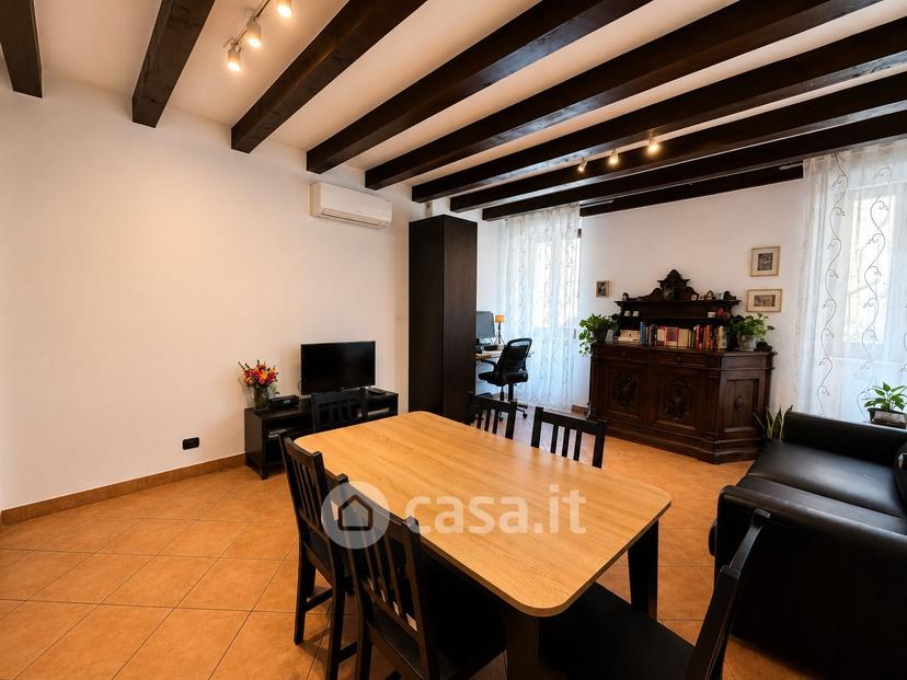 Trilocale in Via della Valverde 73 — foto 5 di 25